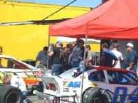 09thomppit.jpg (48283 bytes)